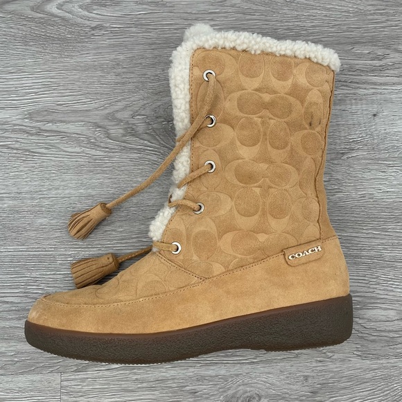 COACH Logo Tuesday Boot in Tan Suede with Faux Shearling Lining - Size 8.5B